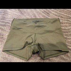 NoBull 2” short. Size small. Army green